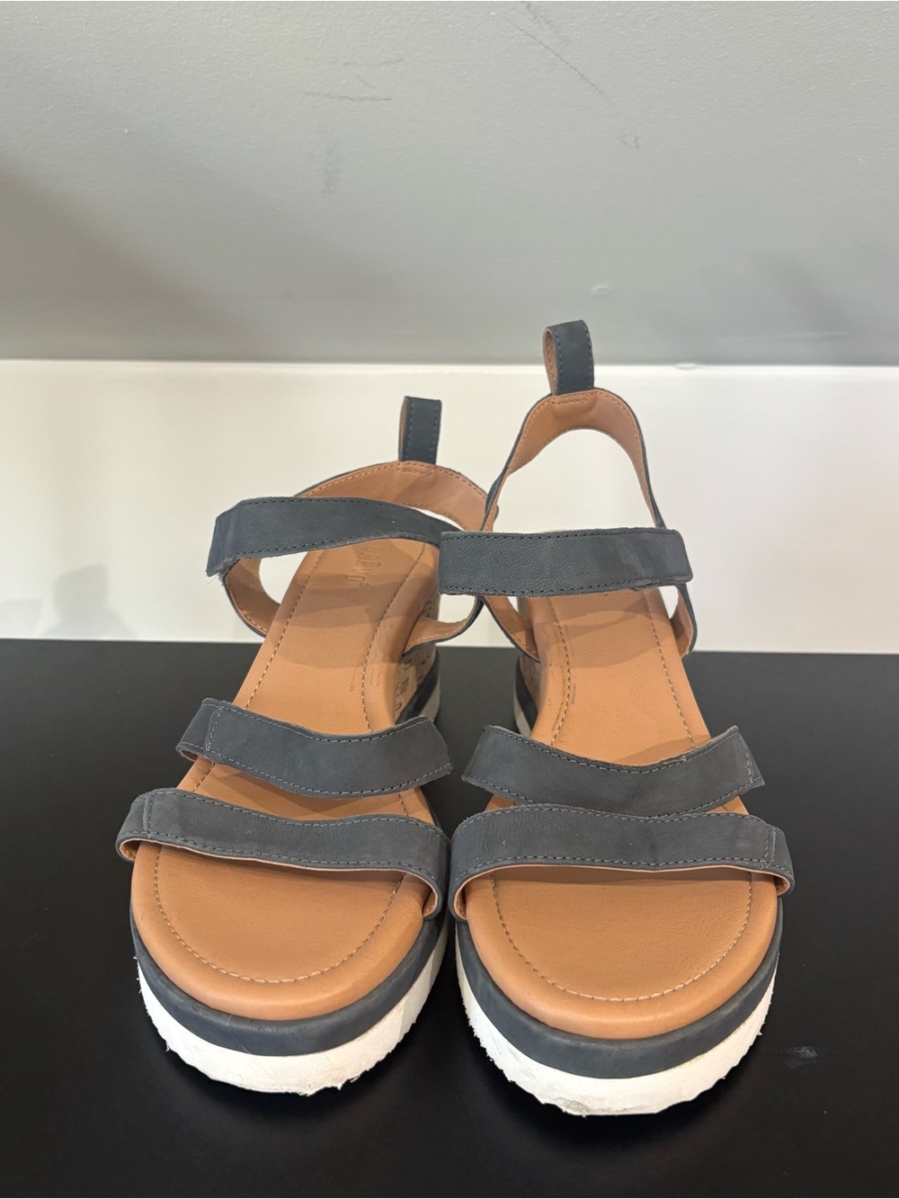 Crevo Claudia Wedge Platform Sandals Shoes, size 9 - Picture 3 of 8
